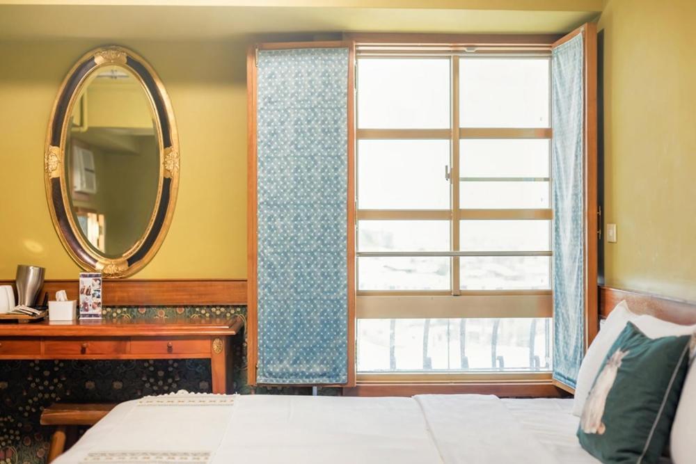 โฮเต็ล เดอ เทรียน่อน Hotel Taitung ภายนอก รูปภาพ