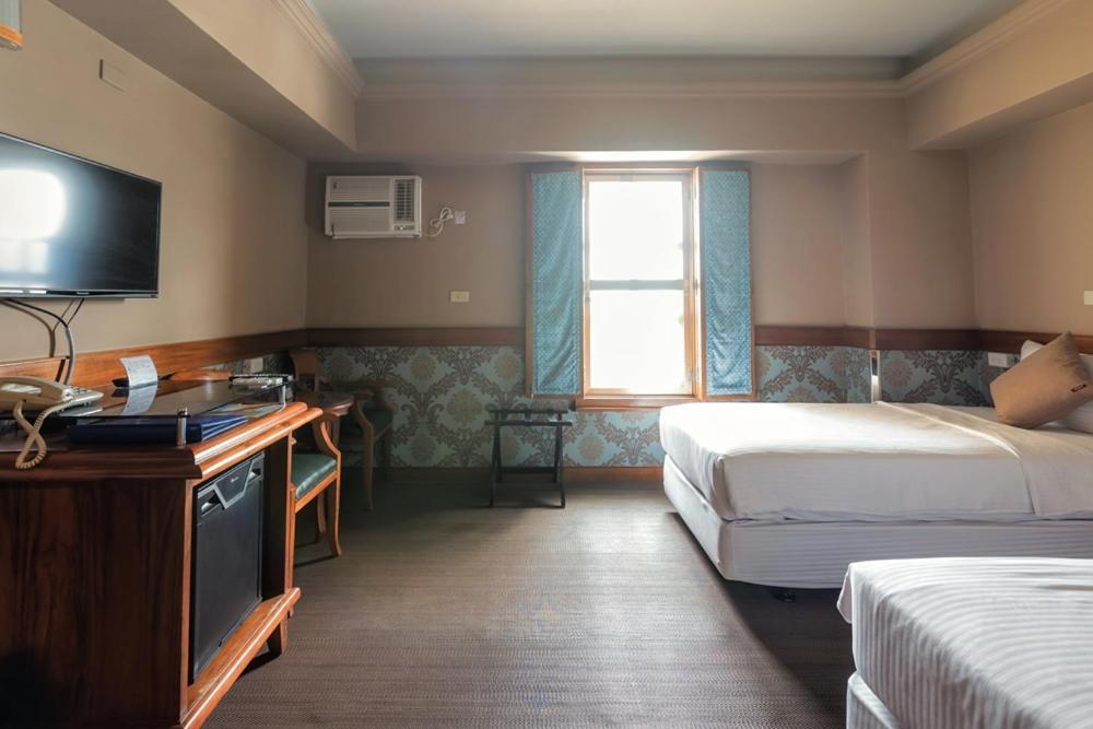 โฮเต็ล เดอ เทรียน่อน Hotel Taitung ภายนอก รูปภาพ